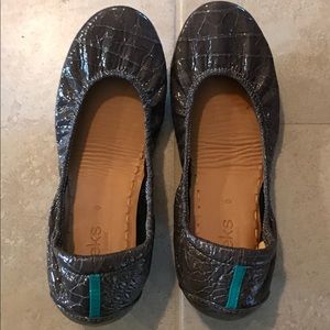 Tieks 9